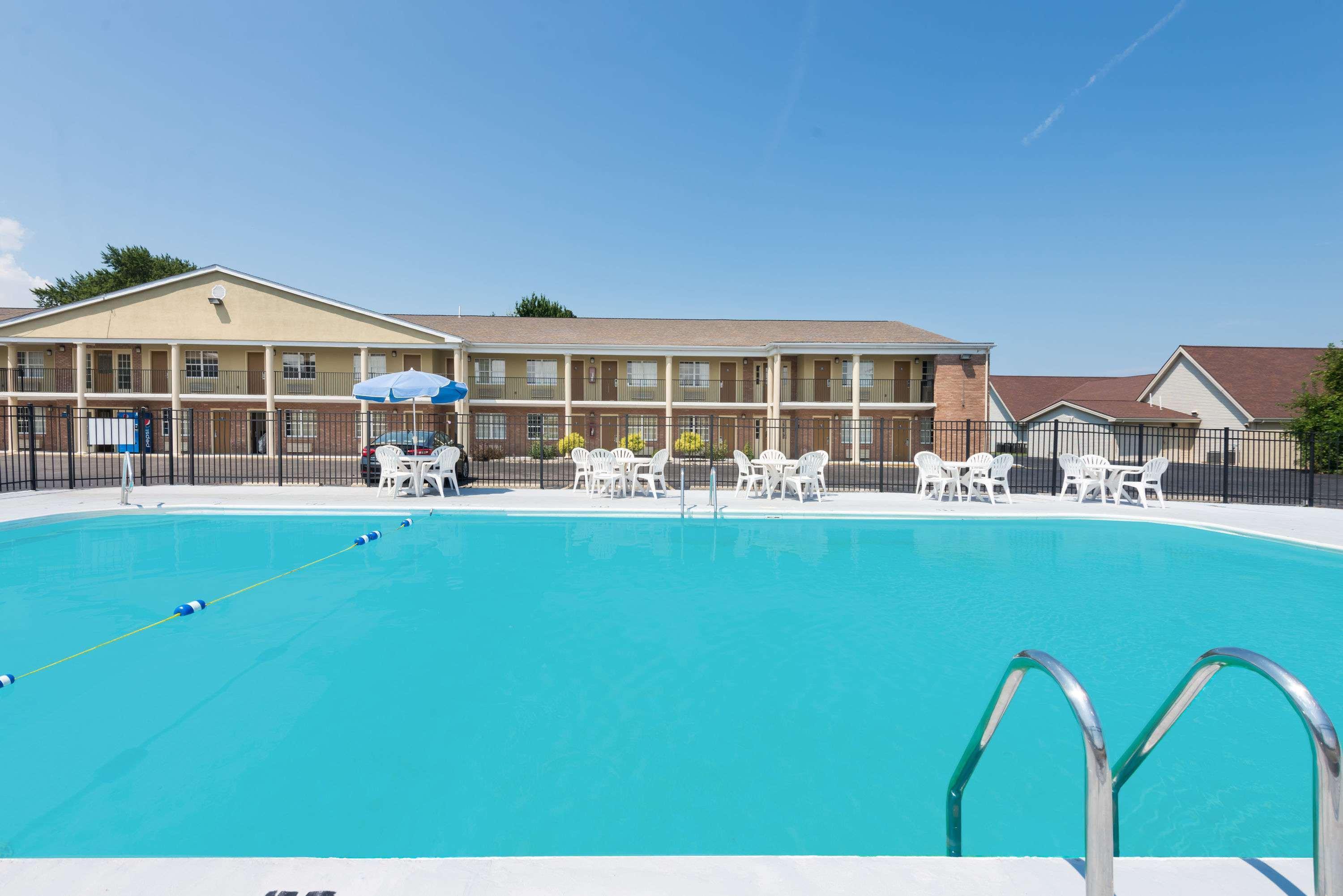 Days Inn By Wyndham Amherst Eksteriør billede