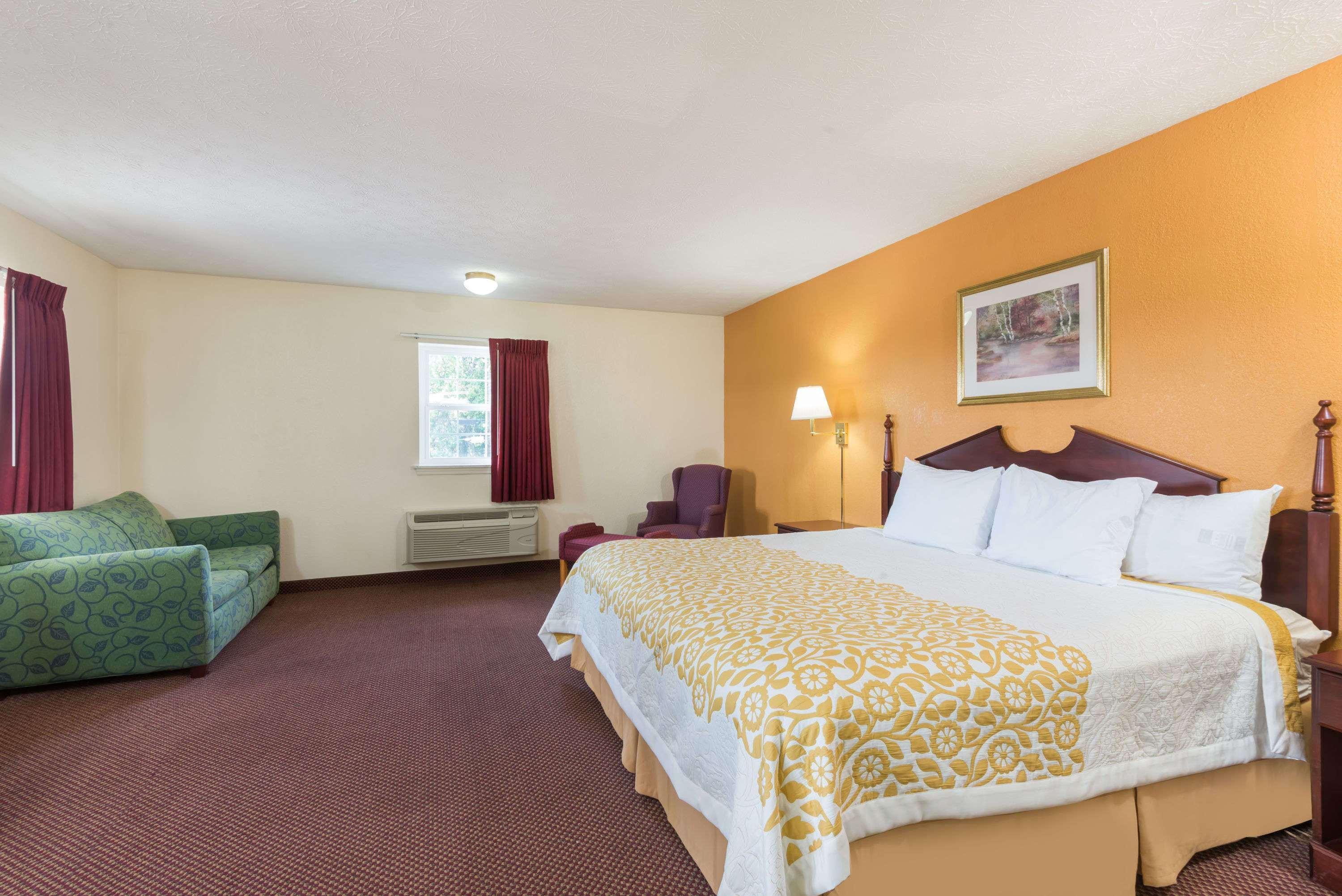 Days Inn By Wyndham Amherst Eksteriør billede