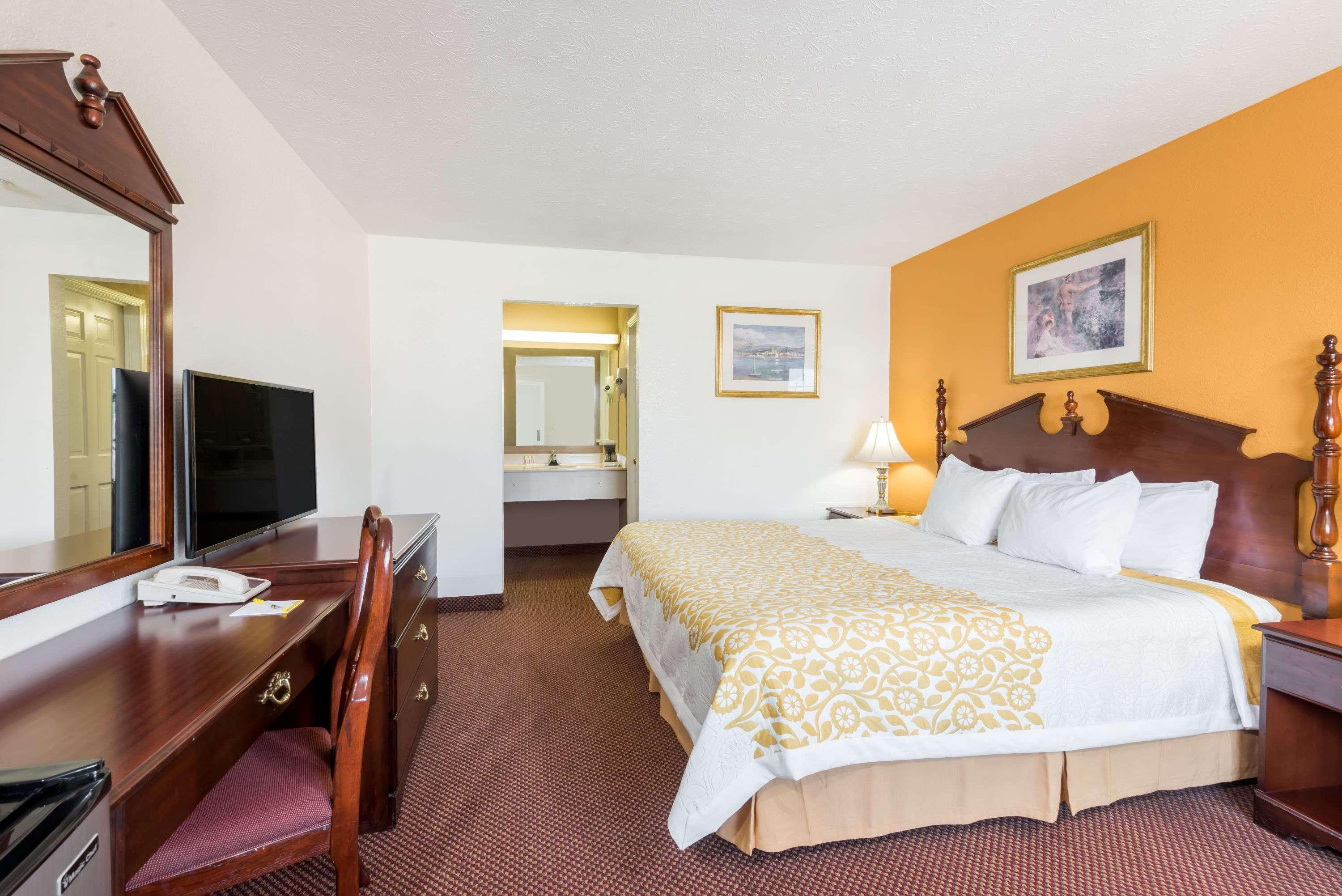 Days Inn By Wyndham Amherst Eksteriør billede